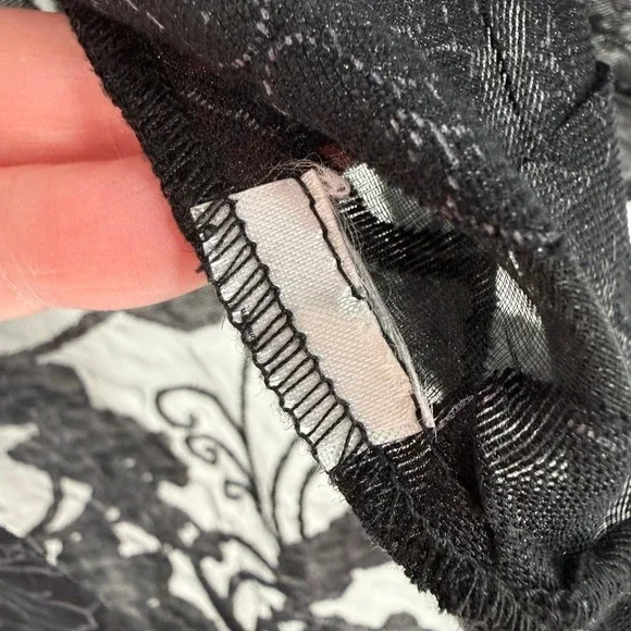 Erin London Black Floral Sheer Button Up Tunic Top Size XL - Picture 4 of 13